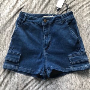 NWT Fashionnova cargo shorts